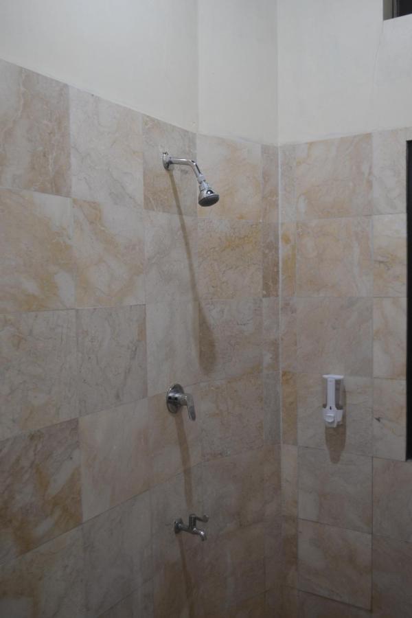 Hotel Batukaras Kalaras Extérieur photo
