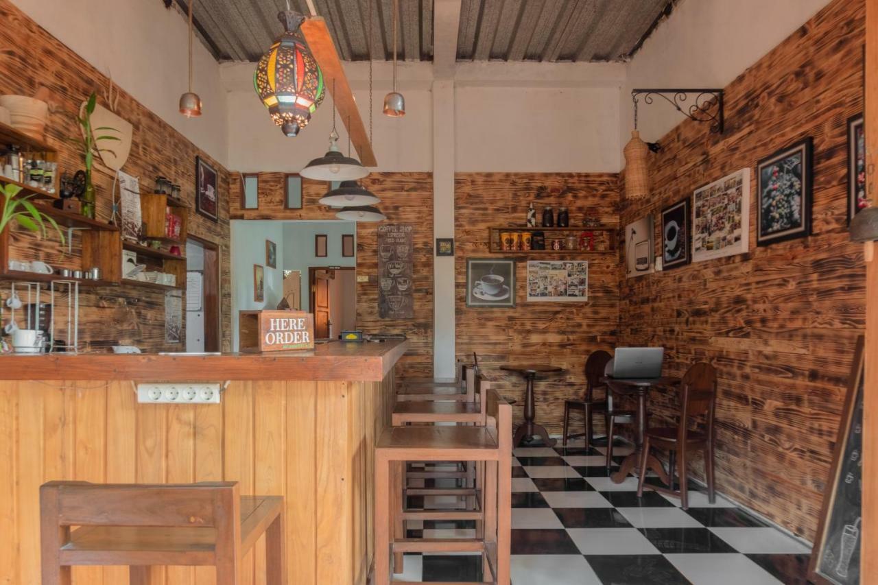Hotel Batukaras Kalaras Extérieur photo
