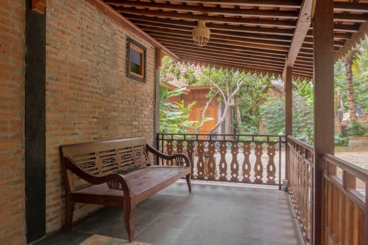Hotel Batukaras Kalaras Extérieur photo